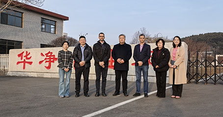 Clientes mineros brasileños visitaron Chengde Huajing Activated Carbon para inspección e inspección de fábrica, discutiendo nuevas oportunidades de cooperación en la extracción de oro con carbón activado.